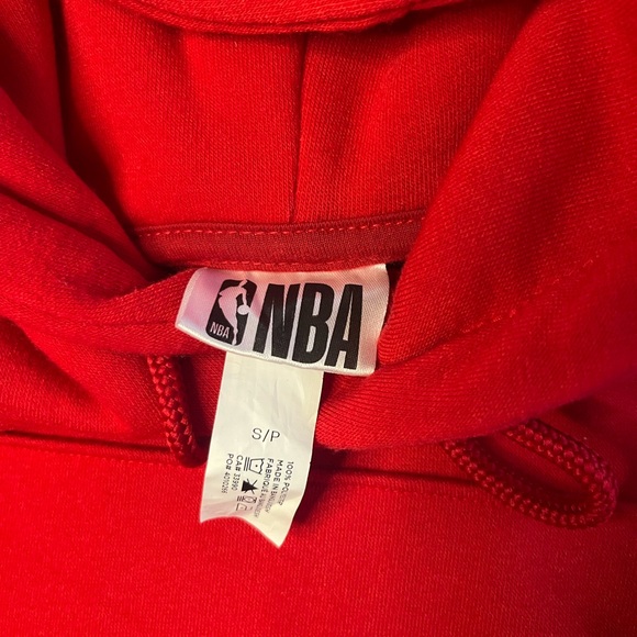 Red Chicago Bulls NBA Small Hoodie - Picture 3 of 8